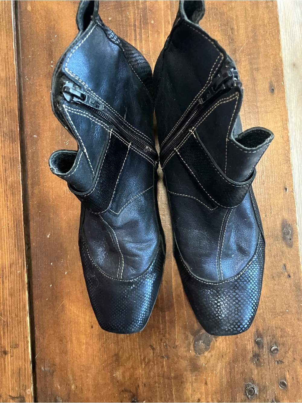 Women's Black Leather Zip-Front Ankle Booties